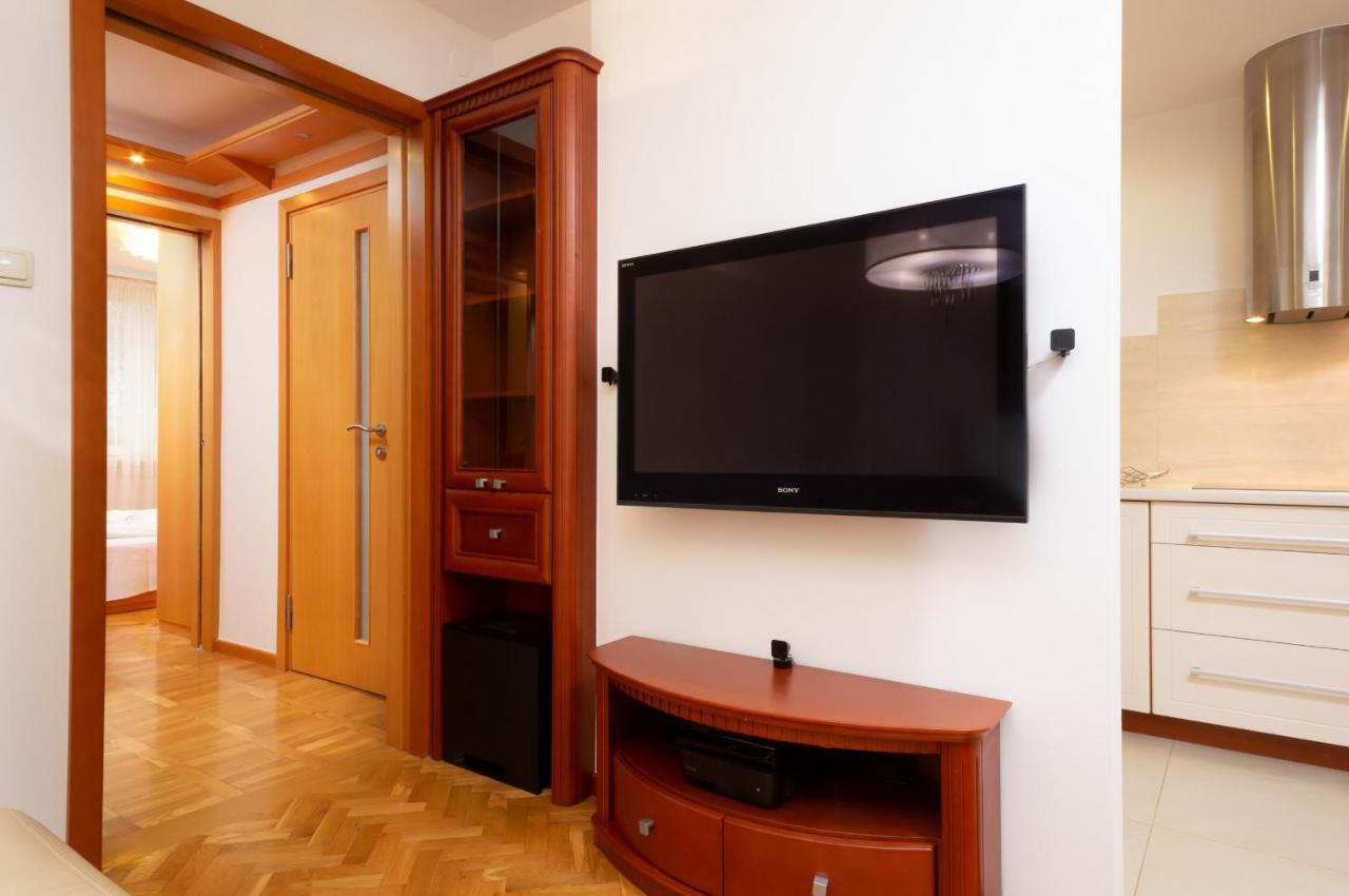 Two-Bedroom Family Apartment Esperanto Next To Klif By Noclegi Renters Варшава Экстерьер фото